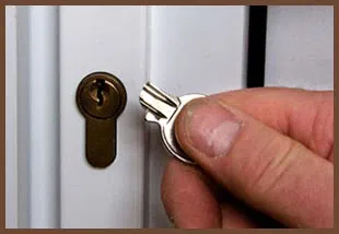 Berkeley Locksmith  Berkeley, CA 510-964-3261 - 14-broken-key